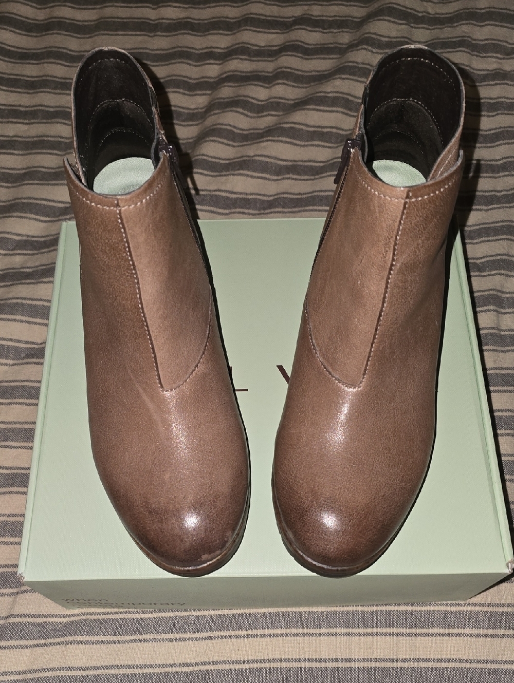 Women's Brown Ankle Booties - Classic Side-Zip Chelsea Boot